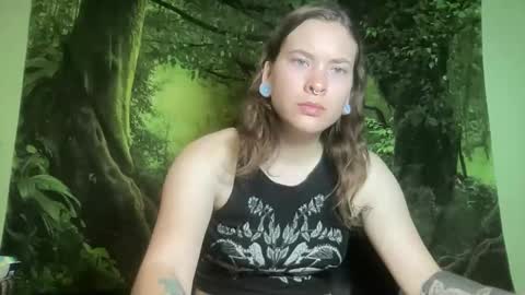 Snapshot of mo0n_goddess chatting on June 9, 3:07 am Misty online show from June 9, 3:07 am