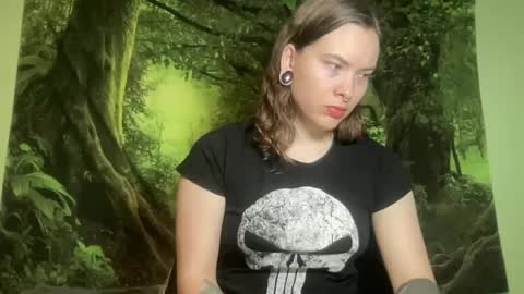 Snapshot of mo0n_goddess chatting on July 2, 3:23 am Misty online show from July 2, 3:23 am