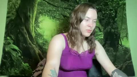 Snapshot of mo0n_goddess chatting on July 7, 6:47 am Misty online show from July 7, 6:47 am
