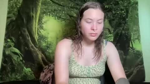 Snapshot of mo0n_goddess chatting on July 10, 2:16 am Misty online show from July 10, 2:16 am