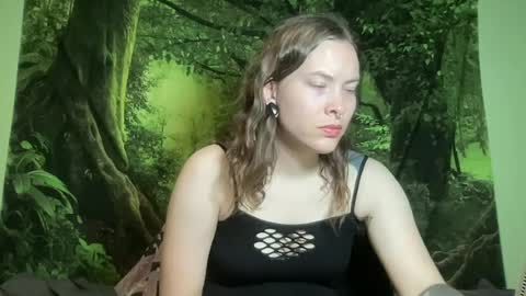 Snapshot of mo0n_goddess chatting on July 25, 3:59 am Misty online show from July 25, 3:59 am
