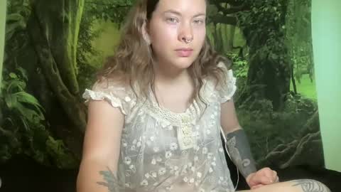 Snapshot of mo0n_goddess chatting on July 28, 2:18 am Misty online show from July 28, 2:18 am