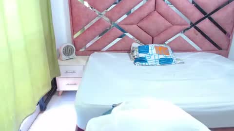 Snapshot of moan_sex1 chatting on June 9, 9:48 pm Catalina online show from June 9, 9:48 pm