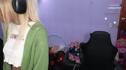 MOCHA   JAMES THE NPC  online show from May 2, 1:32 am