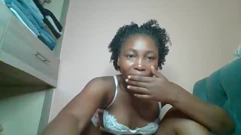 Snapshot of mochakei chatting on March 6, 5:04 am mochakei online show from March 6, 5:04 am