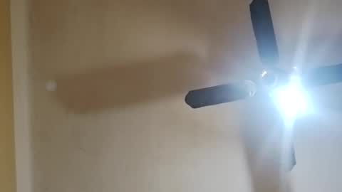 Snapshot of modelo_web18 chatting on May 31, 4:58 pm camilo online show from May 31, 4:58 pm