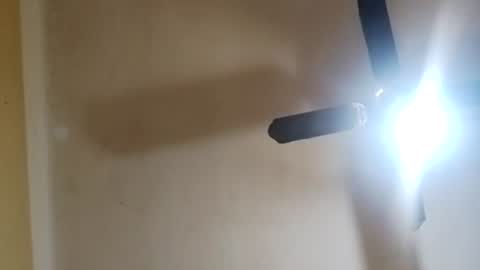 Snapshot of modelo_web18 chatting on August 7, 1:57 pm camilo online show from August 7, 1:57 pm