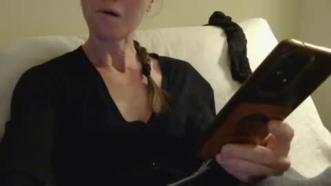 Snapshot of modesta1413 chatting on December 14, 11:42 pm Aurora online show from December 14, 11:42 pm