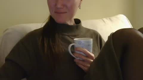 Snapshot of modesta1413 chatting on December 17, 9:43 pm Aurora online show from December 17, 9:43 pm