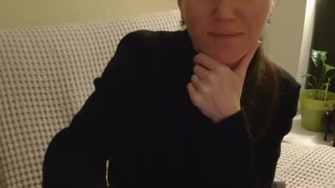 Snapshot of modesta1413 chatting on April 3, 9:02 pm Aurora online show from April 3, 9:02 pm