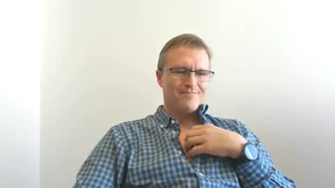 Moe online show from September 25, 7:17 pm