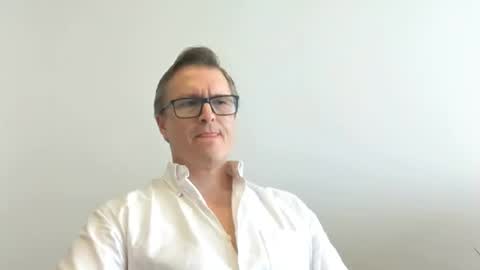 Moe online show from November 17, 8:14 pm