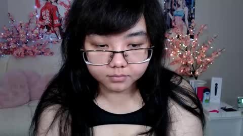 Molly online show from April 26, 3:37 am