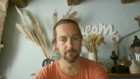 Snapshot of moi9876543210 chatting on September 20, 11:55 am Julien online show from September 20, 11:55 am