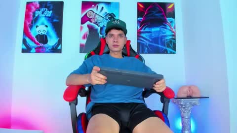 moises_23cm online show from September 28, 8:36 pm