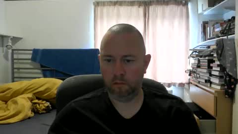 Snapshot of moistfalafel chatting on June 1, 7:32 am Jode online show from June 1, 7:32 am