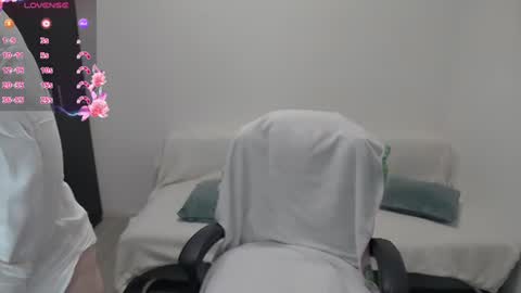 Snapshot of mojjo_erika chatting on July 14, 5:56 am erika online show from July 14, 5:56 am