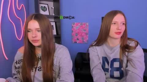 Snapshot of molianna_ chatting on March 20, 12:10 pm anna online show from March 20, 12:10 pm