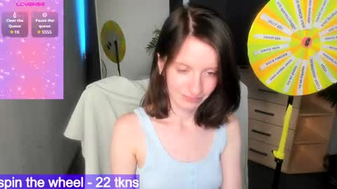 Snapshot of mollie_blush chatting on May 21, 3:30 pm mollie_blush online show from May 21, 3:30 pm
