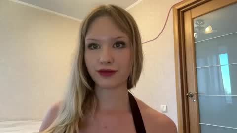 Snapshot of mollieadamek chatting on May 10, 1:16 pm Lisa online show from May 10, 1:16 pm