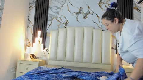 Hey Guys  Im Mollie online show from February 3, 12:03 pm