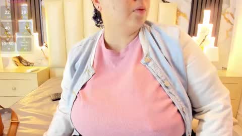 Hey Guys  Im Mollie online show from February 16, 12:10 pm