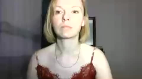 Snapshot of mollilove chatting on June 12, 5:56 pm mollilove online show from June 12, 5:56 pm