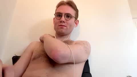 molliter online show from November 4, 1:43 pm