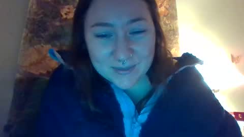 Snapshot of mollsballs123 chatting on October 31, 12:22 am mollsballs123 online show from October 31, 12:22 am