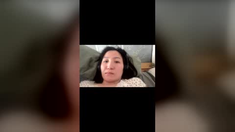 Snapshot of molly242424 chatting on March 23, 2:21 pm molly242424 online show from March 23, 2:21 pm