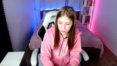 Molly Prvt is open online show from January 22, 11:56 am