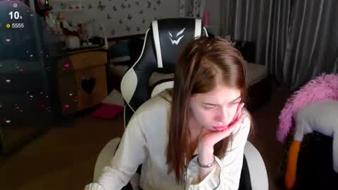 Molly Prvt is open online show from January 13, 2:06 am