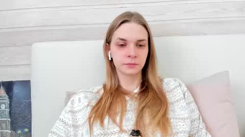 Snapshot of molly_hunt chatting on February 26, 2:48 am Molly Hunt online show from February 26, 2:48 am