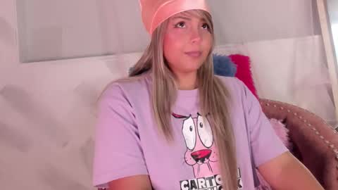 molly_logan online show from November 26, 8:54 pm