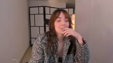 Snapshot of molly_marmalade_ chatting on June 19, 2:21 pm MOLLY online show from June 19, 2:21 pm