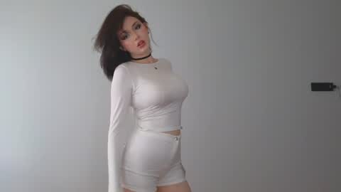 molly_millerr online show from June 15, 2:08 pm