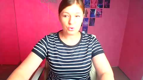 Molly online show from July 26, 11:50 am