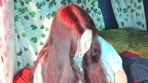 Snapshot of molly_moons chatting on June 30, 1:23 pm molly_moons online show from June 30, 1:23 pm