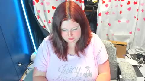 Snapshot of molly_moons chatting on July 18, 2:38 am molly_moons online show from July 18, 2:38 am