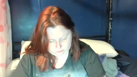 Snapshot of molly_moons chatting on July 30, 5:56 pm molly_moons online show from July 30, 5:56 pm