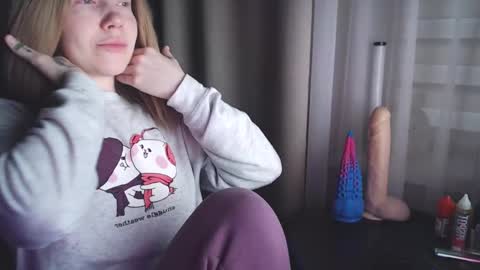 I have new photos come and see with love Molly online show from February 24, 3:09 pm