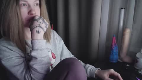 I have new photos come and see with love Molly online show from February 26, 3:10 am