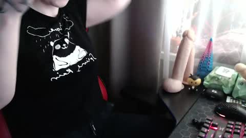 I have new photos come and see with love Molly online show from June 3, 2:33 pm
