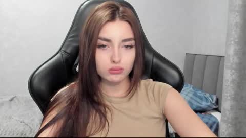 Molly online show from March 16, 11:53 pm