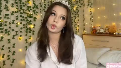Snapshot of mollybibe chatting on May 16, 11:42 am Molly online show from May 16, 11:42 am