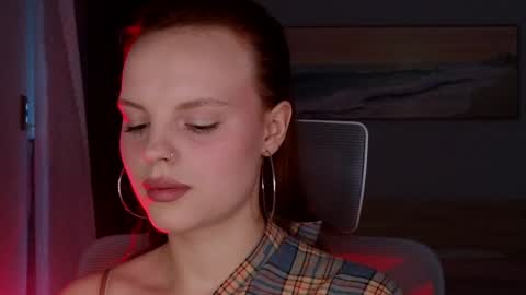 Molly online show from April 21, 1:53 am