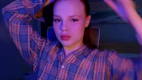 Molly online show from May 18, 12:18 am