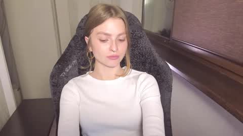 Snapshot of mollydangerous chatting on December 21, 7:32 pm Taisha online show from December 21, 7:32 pm