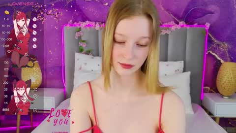 Snapshot of mollydollzz chatting on March 16, 12:42 pm mollydollzz online show from March 16, 12:42 pm