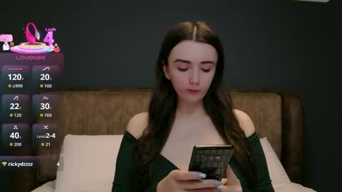 Molly online show from March 7, 8:50 pm